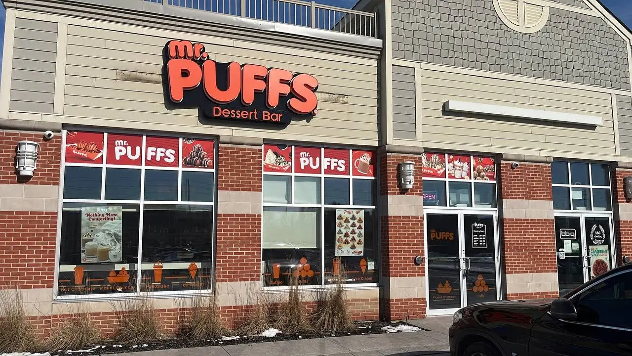 Mr. Puffs storefront with signage